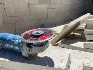 Onsite Customer Using our GTU45XM Blades Cutting Stone-1