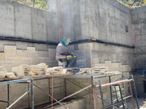 Onsite Customer Using our GTU45XM Blades Cutting Stone-3