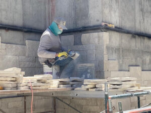 Onsite Customer Using our GTU45XM Blades Cutting Stone-4